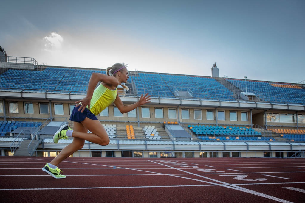 2025 赛季：由于转播技术升级，球迷现在可以听到球员身上麦克风的实时呼吸声